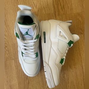 Jordan 4 metallic green